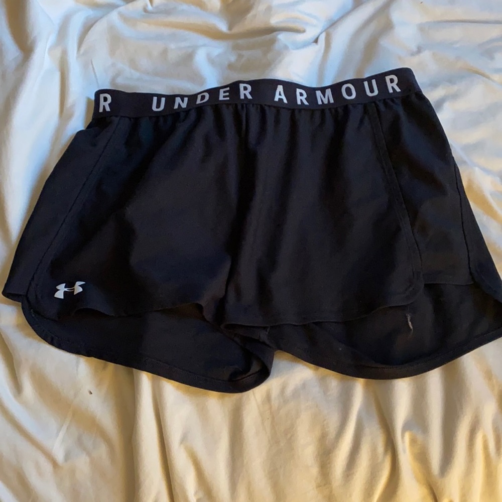 UNDER ARMOR black runnings shorts